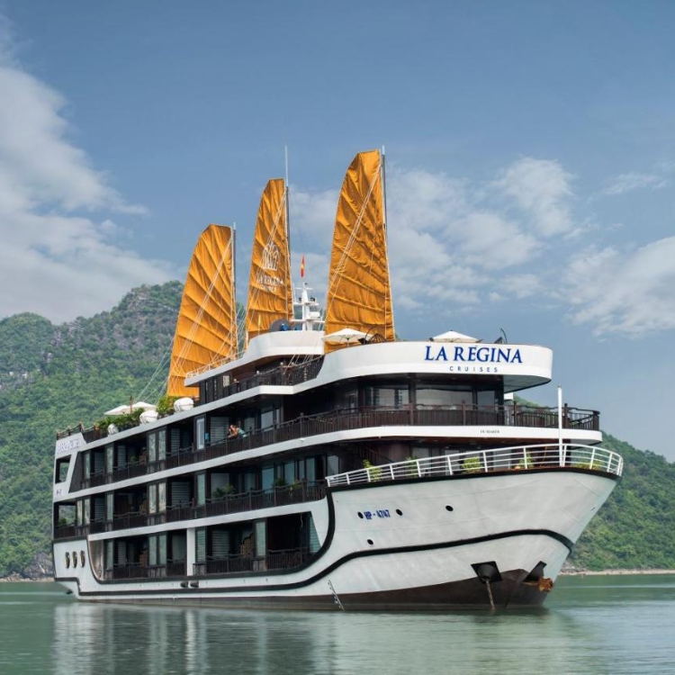 La Regina Legend Cruise Hotel