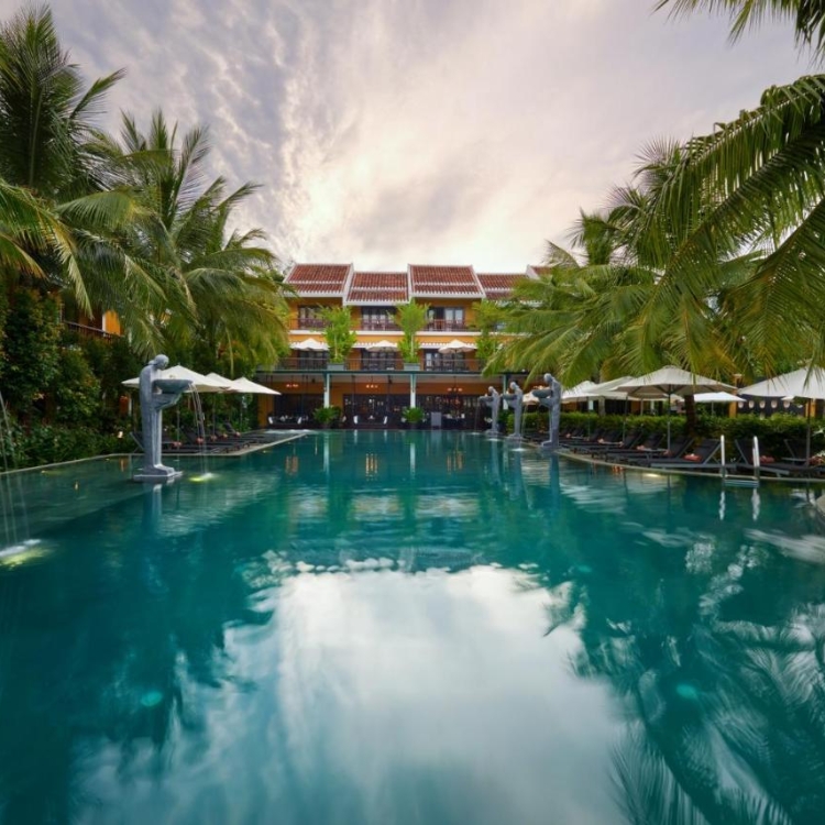 Meliá Vinpearl Danang Riverfront
