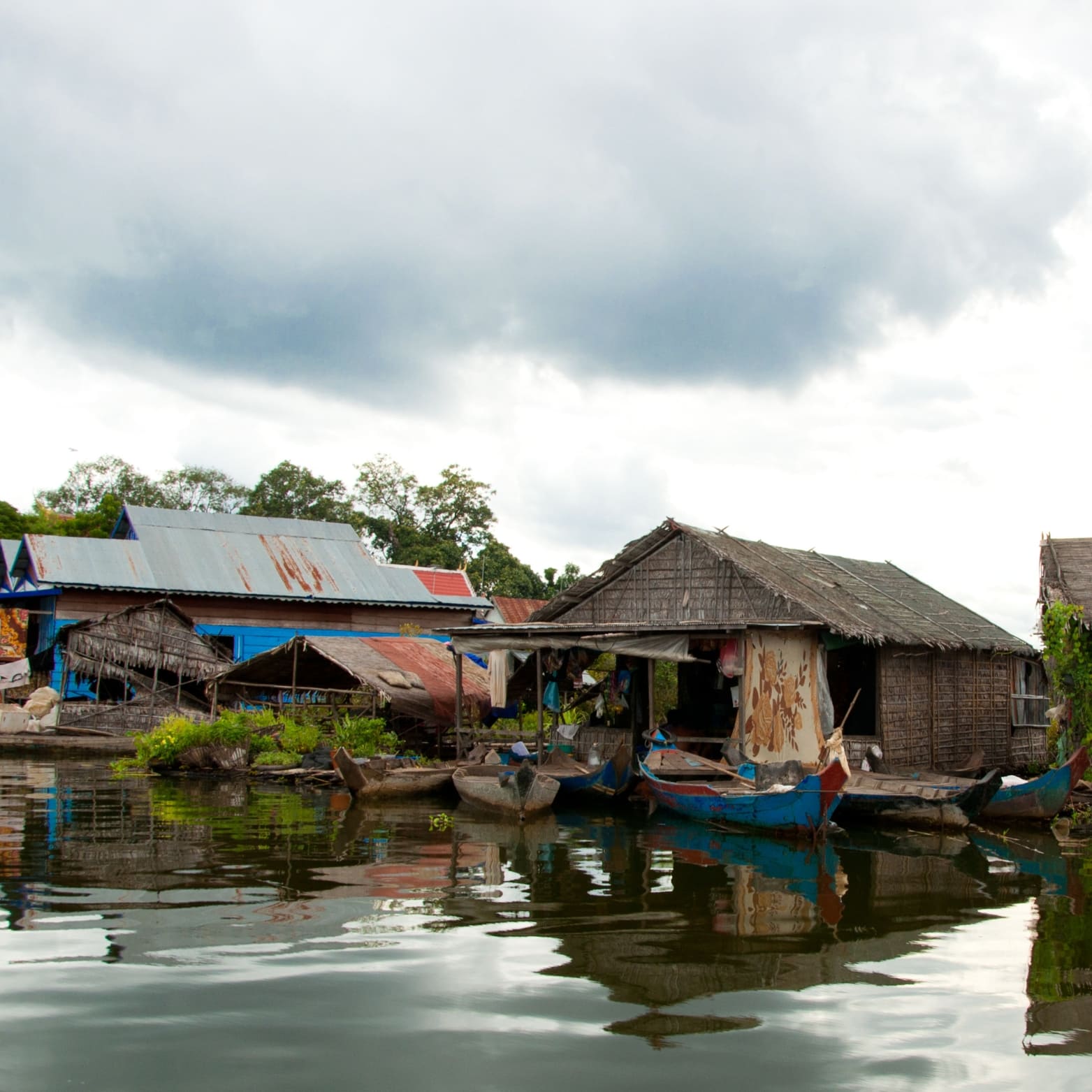 Pueblo flotante en el lago Tonle Sap
