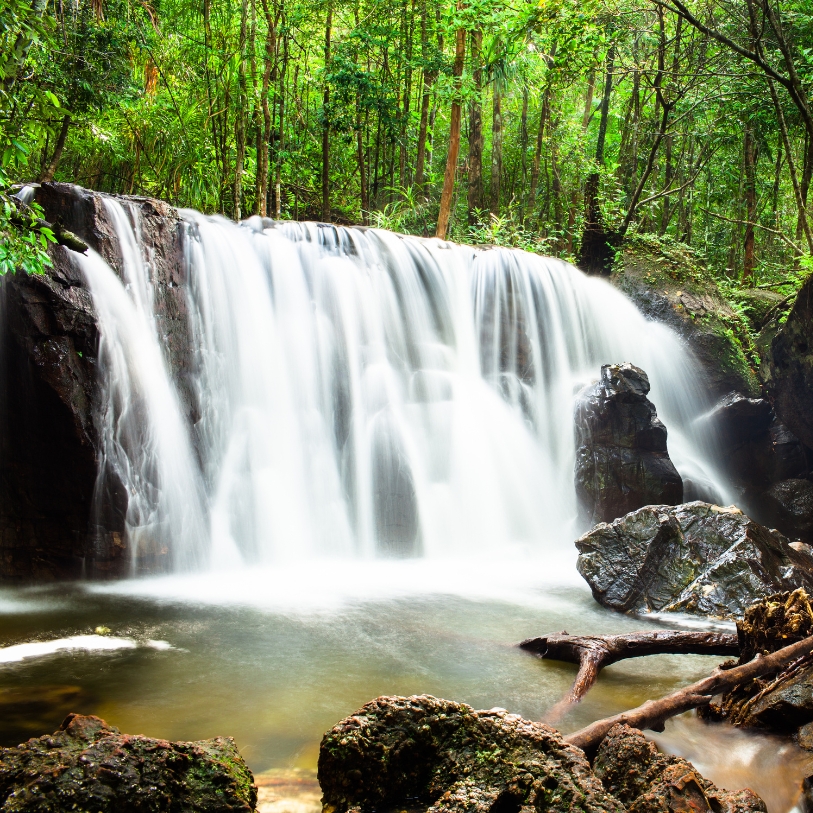 Suoi Tranh Waterfall