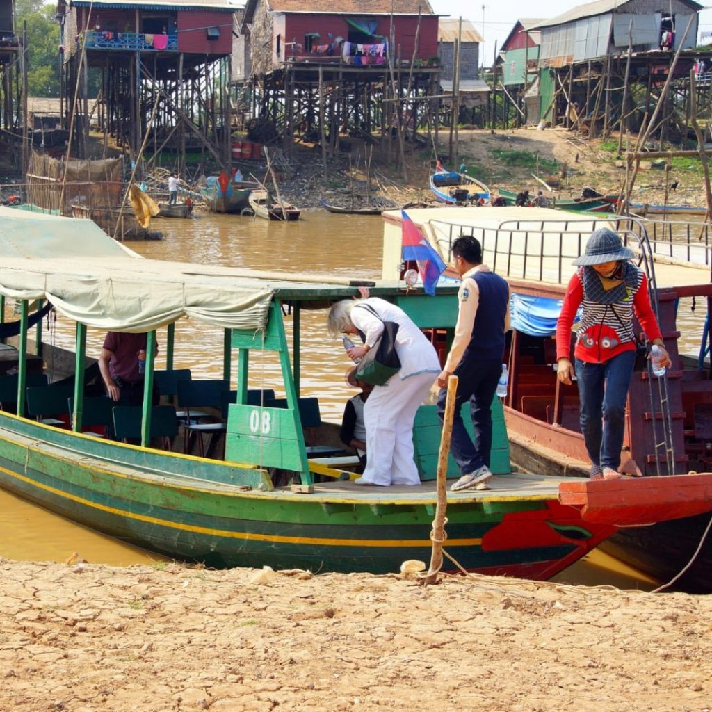 navegación por Kompong Pluk