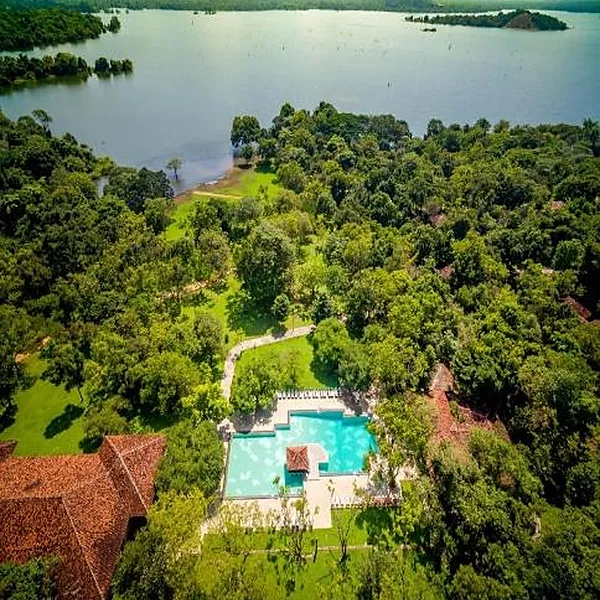 Hotel Amaya Lake junto al embalse de Kandalama