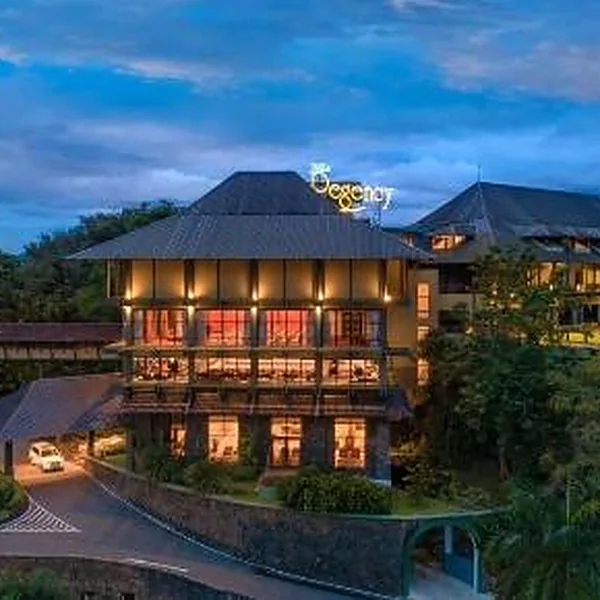 Earl's Regency Hotel en Kandy al atardecer
