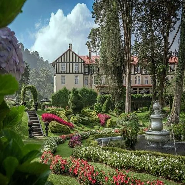 Jardines de The Grand Hotel en Nuwara Eliya