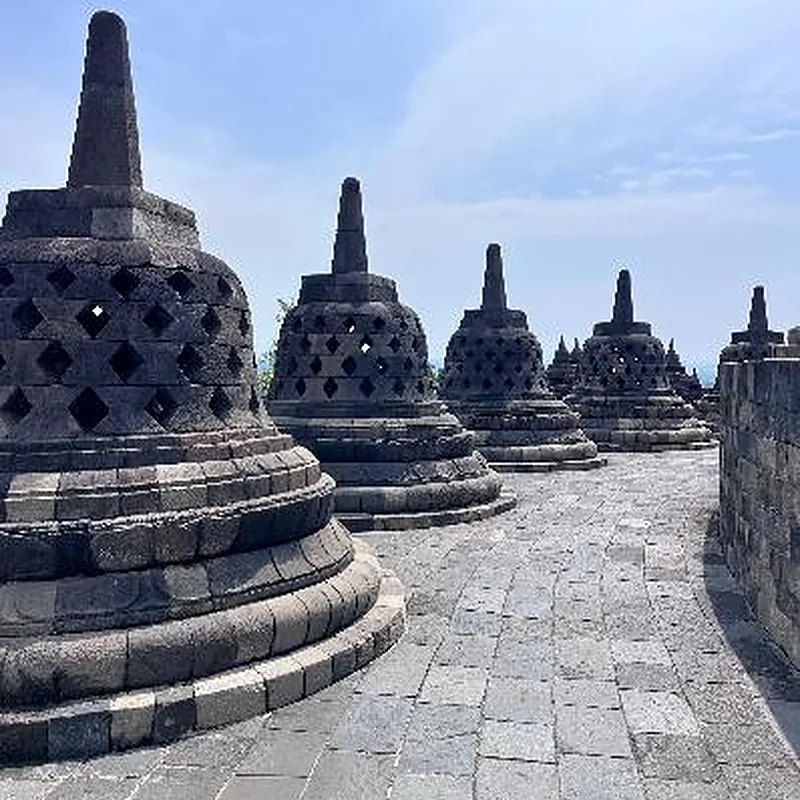 Estupas del templo de Borobudur en Java